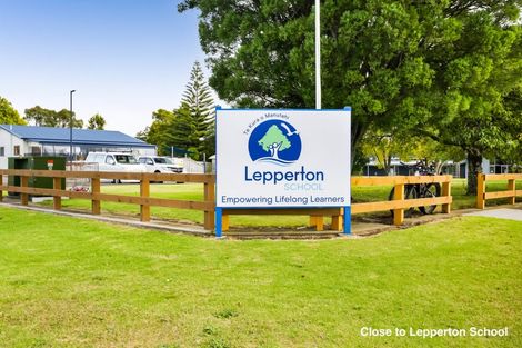 Photo of property in 513 Richmond Road, Lepperton, New Plymouth, 4373