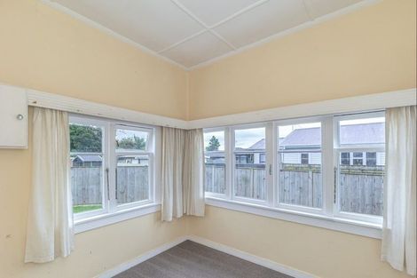 Photo of property in 13 Winchester Street, Levin, 5510