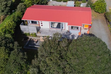 Photo of property in 52 Rutherford Drive, Waikanae Beach, Waikanae, 5036