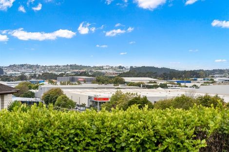 Photo of property in 30 Schnapper Rock Road, Schnapper Rock, Auckland, 0632