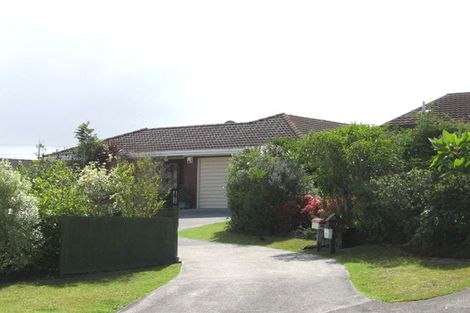 Photo of property in 2/10 Bass Street, West Harbour, Auckland, 0618