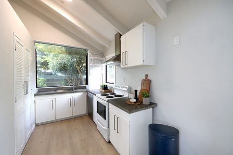 Photo of property in 9 Redwood Place, Te Awanga, 4102