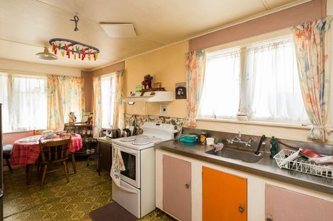 Photo of property in 30 Seddon Street, Takaro, Palmerston North, 4412