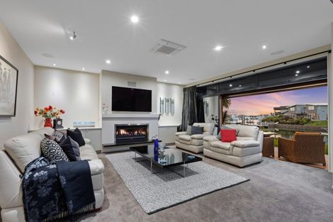 Photo of property in 12 Rauiri Drive, One Tree Point, 0118