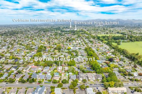 Photo of property in 37 Burnside Crescent, Burnside, Christchurch, 8053