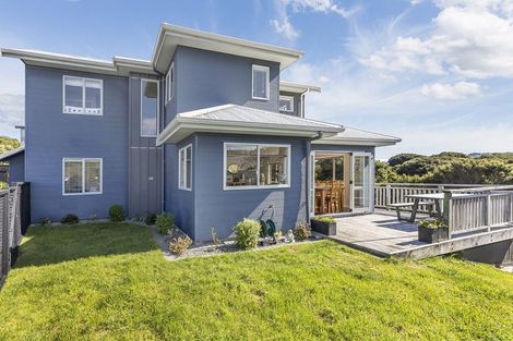 Photo of property in 60 Saint Ives Drive, Camborne, Porirua, 5026