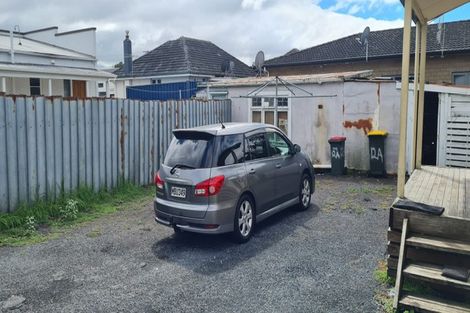 Photo of property in 12a Franklin Avenue, Hokowhitu, Palmerston North, 4410