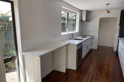 Photo of property in 1/15 Fairfax Avenue, Northcote, Auckland, 0627