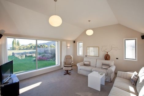 Photo of property in 42 Pisa Moorings Road, Mount Pisa, Cromwell, 9383