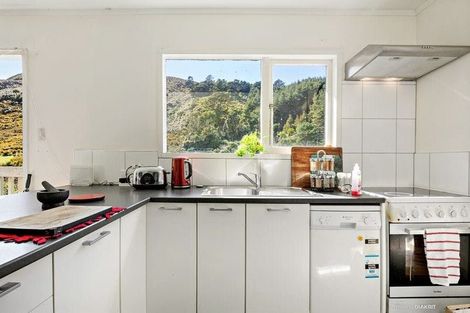 Photo of property in 169 Parkvale Road, Karori, Wellington, 6012