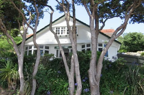 Photo of property in 76 Glen Road, Kelburn, Wellington, 6012