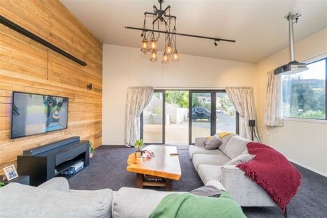 Photo of property in 10 Kohu Place, Halfway Bush, Dunedin, 9010