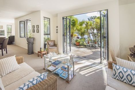 Photo of property in 15a Beresford Street, Bayswater, Auckland, 0622