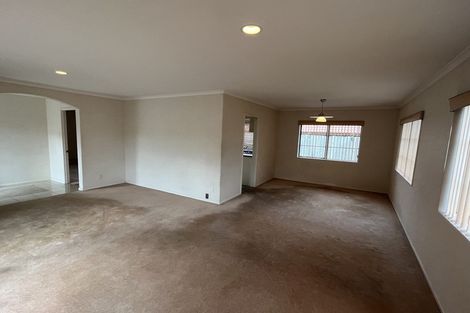 Photo of property in 6 Claremont Way, East Tamaki Heights, Auckland, 2016