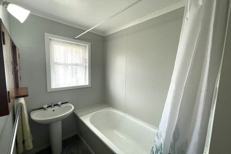 Photo of property in 4 Holford Street, Westown, New Plymouth, 4310