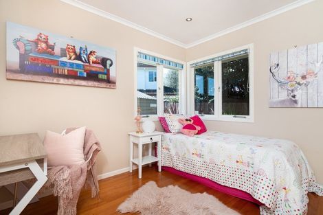 Photo of property in 47 Hereford Street, Te Atatu Peninsula, Auckland, 0610