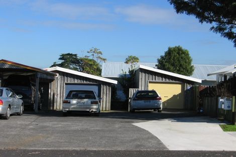 Photo of property in 24 Keri Anne Place, Goodwood Heights, Auckland, 2105