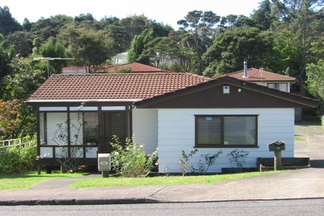 Photo of property in 1/22 Derwent Crescent, Titirangi, Auckland, 0604