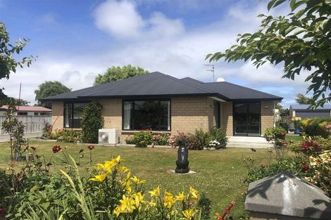 Photo of property in 18 Mauchline Street, Wallacetown, 9816