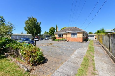 Photo of property in 196 Hillcrest Road, Hillcrest, Hamilton, 3216