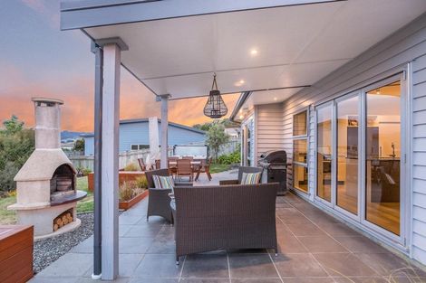 Photo of property in 50 Endeavour Drive, Whitby, Porirua, 5024