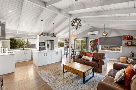 Photo of property in 21 Snapper Road, Stillwater, Silverdale, 0993