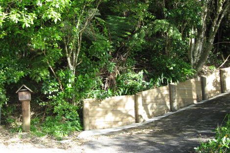 Photo of property in 36 Rauhuia Crescent, Parau, Auckland, 0604