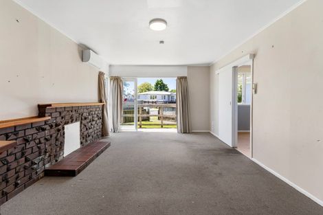 Photo of property in 22 President Avenue, Papakura, 2110
