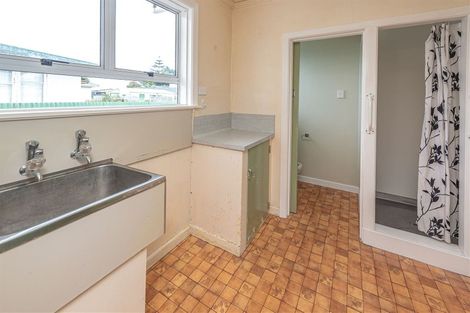 Photo of property in 69 Thatcher Street, Castlecliff, Whanganui, 4501