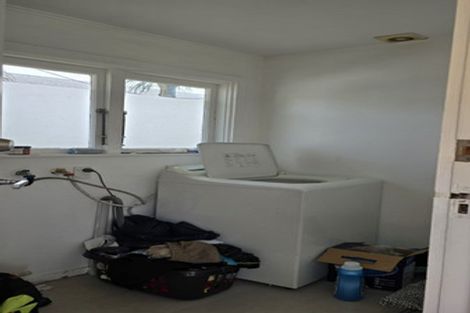 Photo of property in 4 Binsted Road, New Lynn, Auckland, 0600