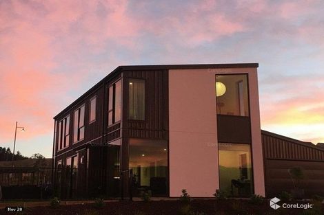 Photo of property in 14 Tuke Lane, Wanaka, 9305