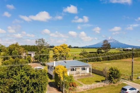 Photo of property in 323 Hunter Road, Eltham, Hawera, 4673
