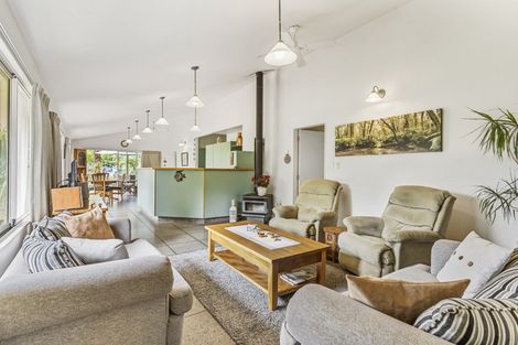 Photo of property in 11 Herbert Drive, Whangamata, 3620