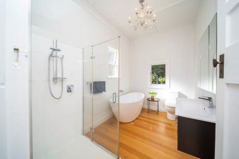 Photo of property in 25 Mount Edgcumbe Street, New Plymouth, 4310