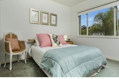 Photo of property in 2 Oscar Road, Greenhithe, Auckland, 0632