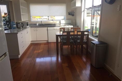 Photo of property in 25 Belt Road, Moturoa, New Plymouth, 4310