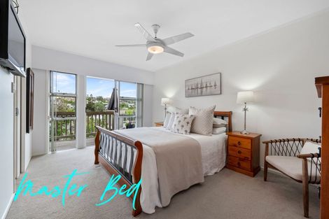 Photo of property in 54 Saddleback Rise, Murrays Bay, Auckland, 0630