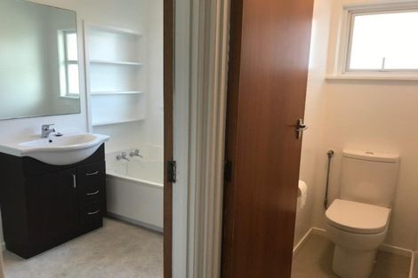 Photo of property in 2/45 East Coast Road, Milford, Auckland, 0620