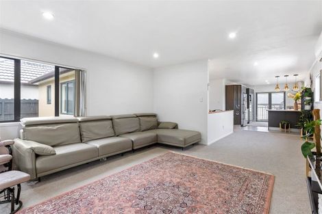 Photo of property in 37 Sonoma Crescent, Oteha, Auckland, 0632