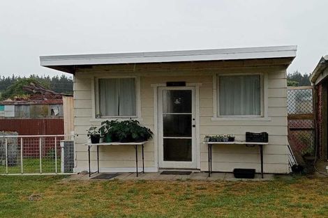 Photo of property in 65 Punga Street, Tangimoana, 4822