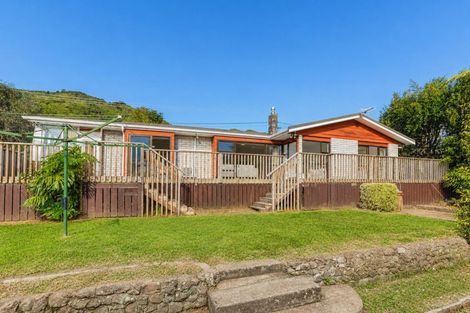 Photo of property in 16 Huia Street, Waikanae, 5036