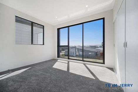 Photo of property in 14 Parahau Road, Papakura, 2110