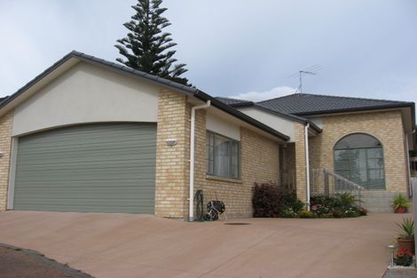 Photo of property in 15 Reidy Place, Pukekohe, 2120