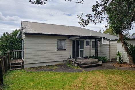 Photo of property in 71 West Harbour Drive, West Harbour, Auckland, 0618