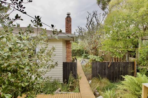 Photo of property in 62 Tudor Road, Henderson, Auckland, 0610