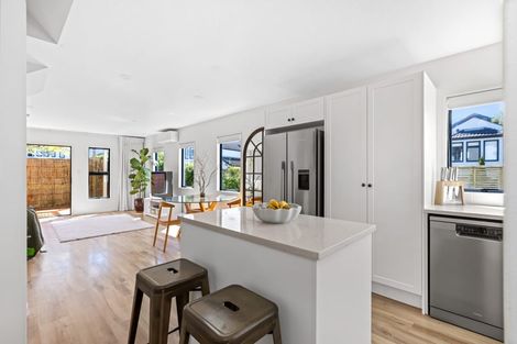 Photo of property in 4/48 Schnapper Rock Road, Schnapper Rock, Auckland, 0632