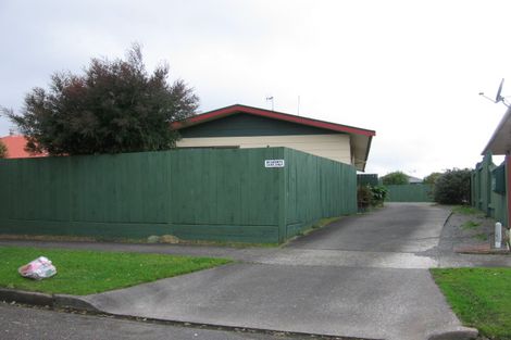 Photo of property in 19-19a Colonial Place, Kelvin Grove, Palmerston North, 4414