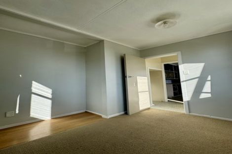 Photo of property in 51 Woodglen Road, Glen Eden, Auckland, 0602