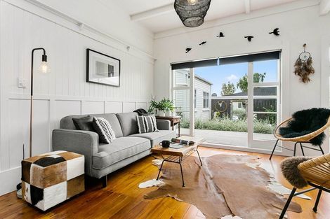 Photo of property in 56 Hamilton Road, Cambridge, 3434