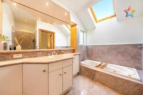 Photo of property in 5 Myrtle Street, Hutt Central, Lower Hutt, 5010